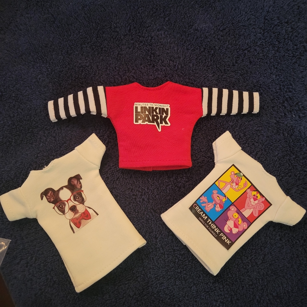 Blythe 3 graphic tshirt lot